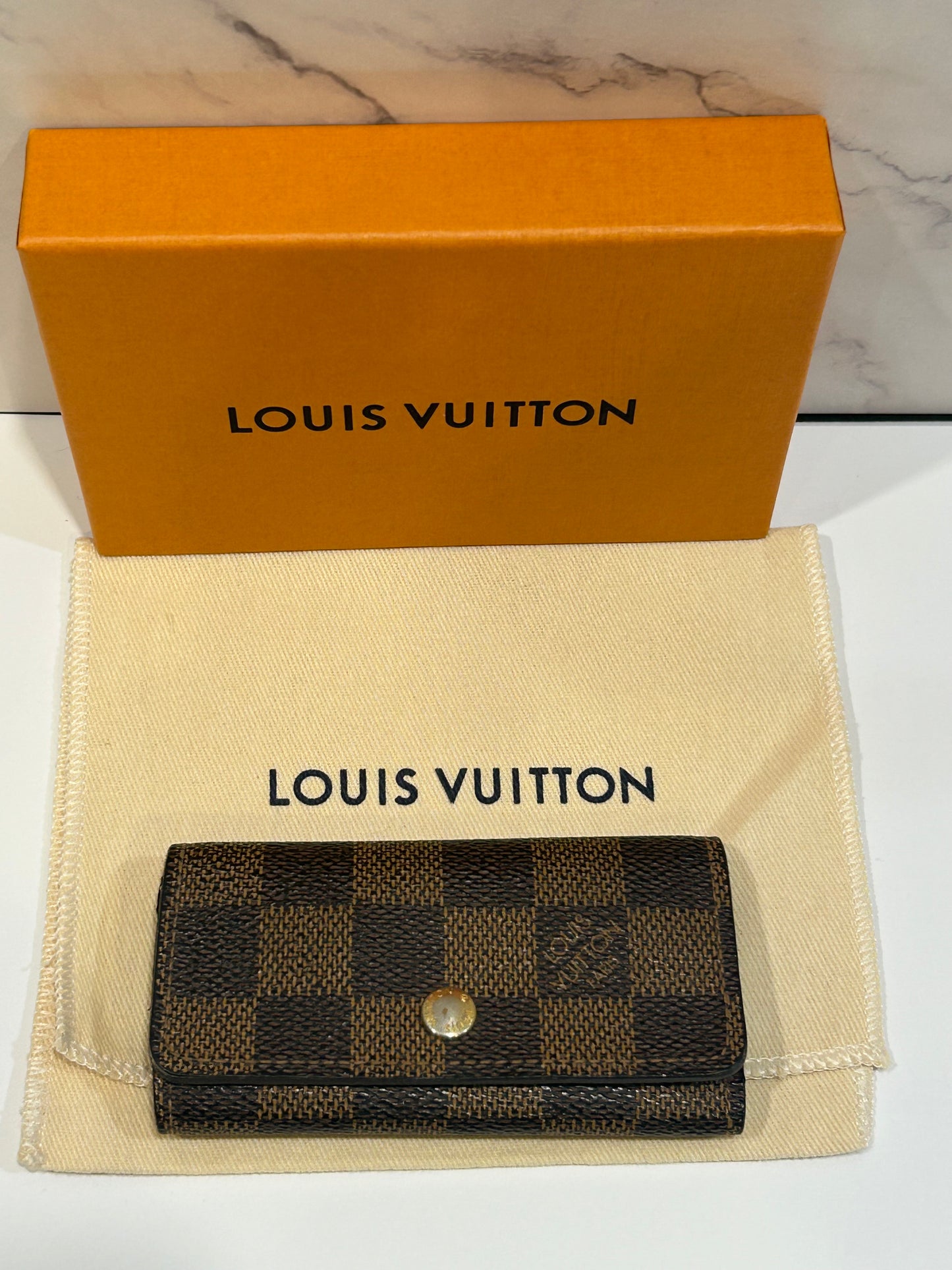 Louis Vuitton Damier Ebene Multicle
